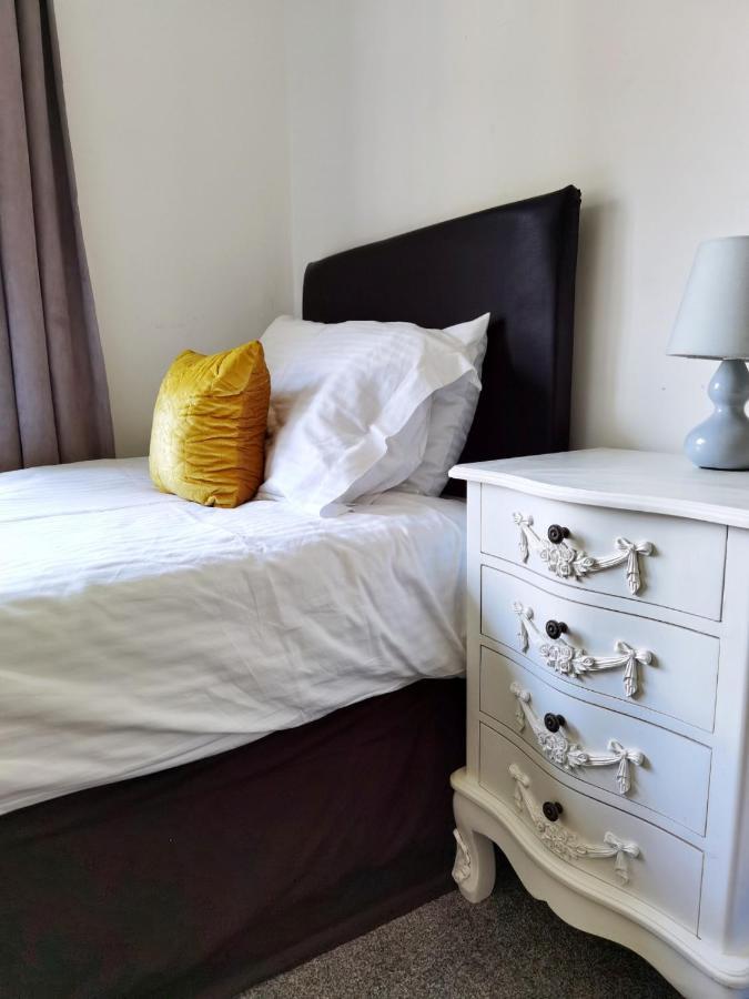 Villa Perry Road, beautiful large house available for Guests&Contractors Parking wifi à Nottingham Extérieur photo