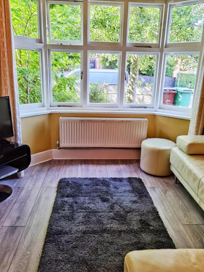 Villa Perry Road, beautiful large house available for Guests&Contractors Parking wifi à Nottingham Extérieur photo