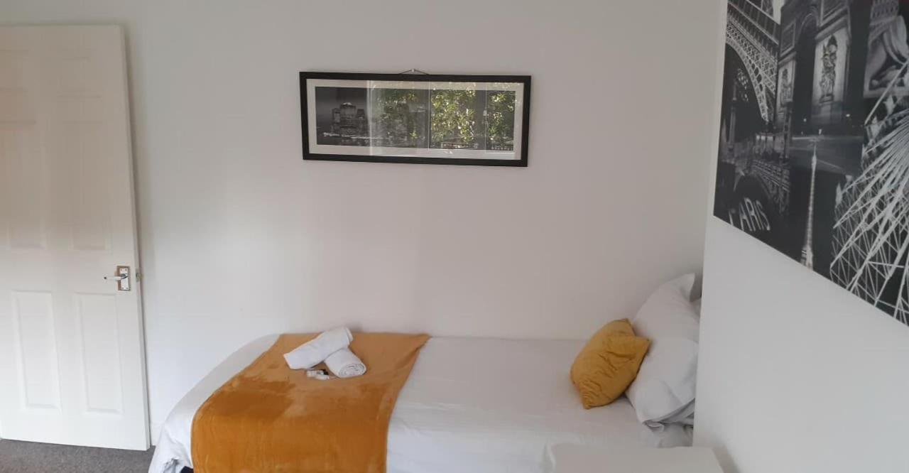 Villa Perry Road, beautiful large house available for Guests&Contractors Parking wifi à Nottingham Extérieur photo