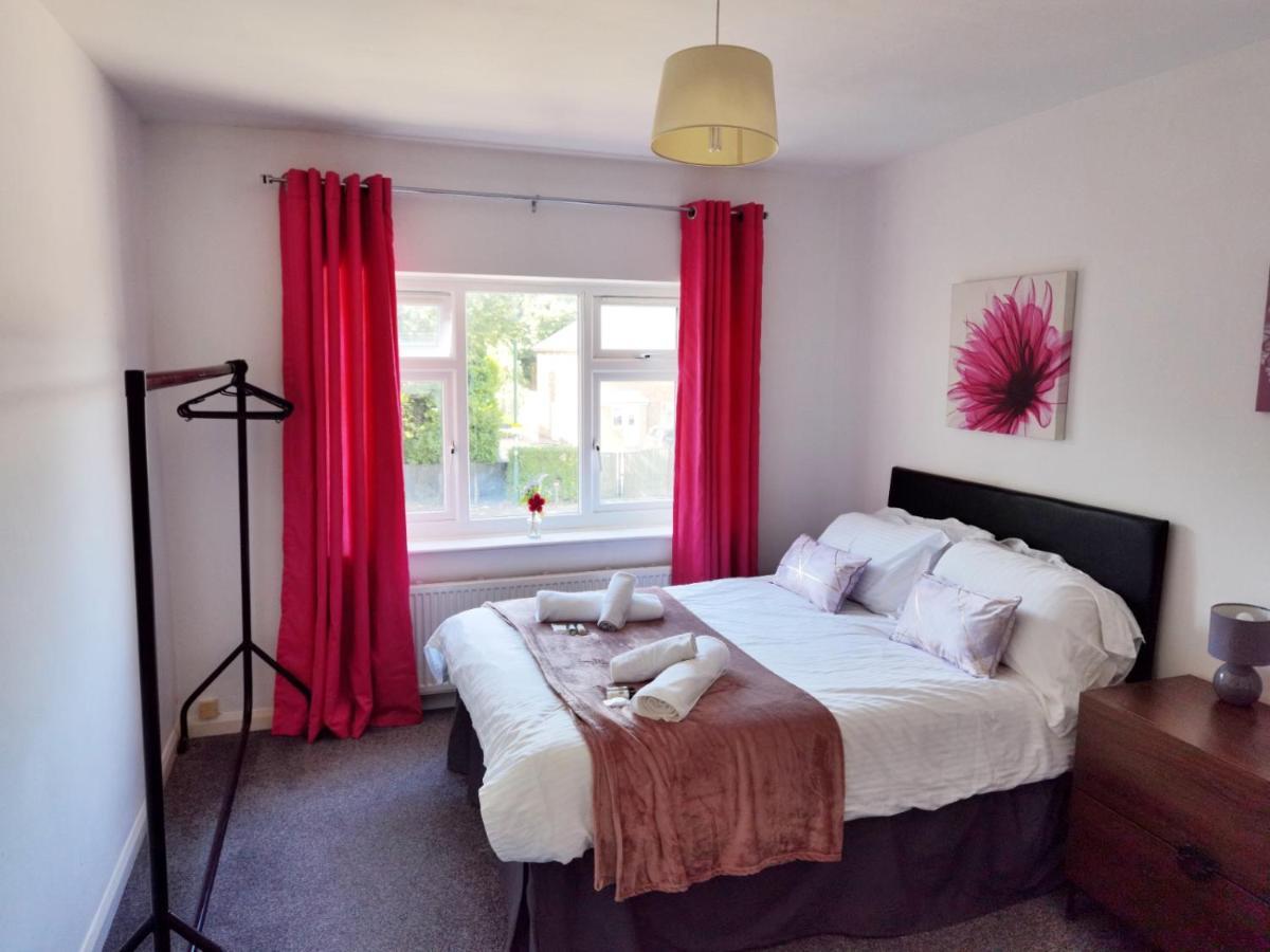 Villa Perry Road, beautiful large house available for Guests&Contractors Parking wifi à Nottingham Extérieur photo