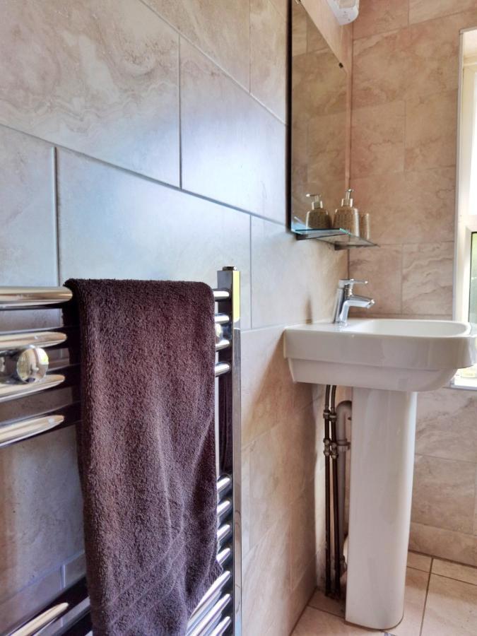 Villa Perry Road, beautiful large house available for Guests&Contractors Parking wifi à Nottingham Extérieur photo